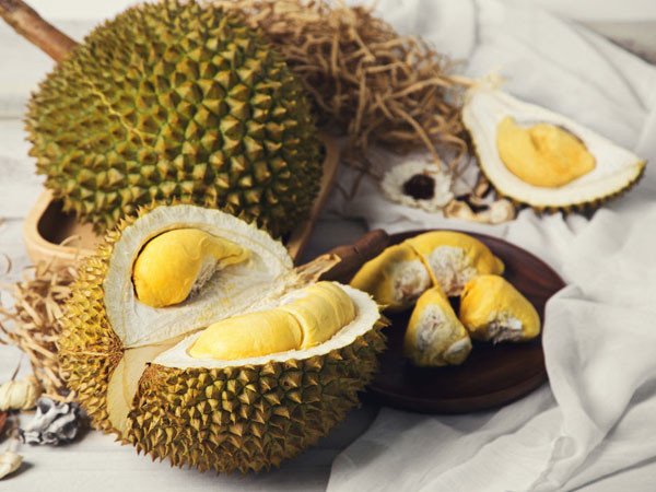 Quả sầu riêng vàng ươm, nguyên liệu độc đáo cho cách làm nước rau má