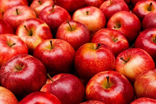 Quả táo đỏ tươi, giàu dinh dưỡng cho món bánh táo chiên