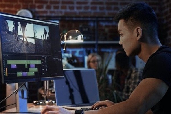Quy trình chọn lọc và sắp xếp cảnh quay thô cho dự án