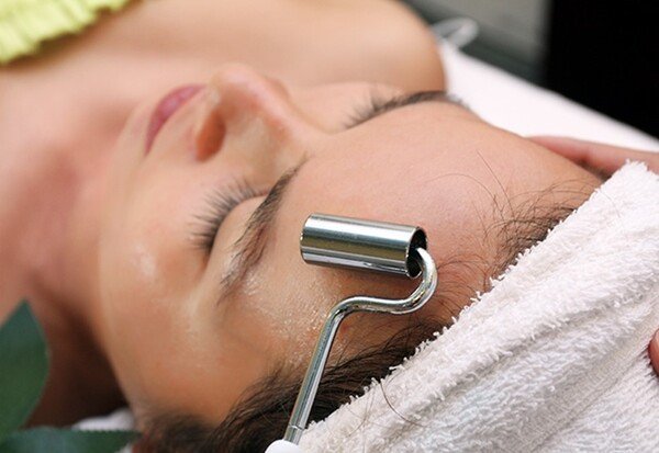 quy trình điện di tinh chất vitamin c tại spa