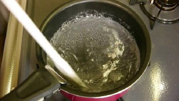 Quy trình nấu hỗn hợp bột agar để làm Mochi giọt nước trong veo