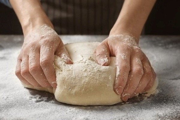 Quy trình nhào bột làm pizza phô mai