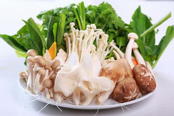 Rau nấm tươi ngon ăn kèm lẩu mắm chay
