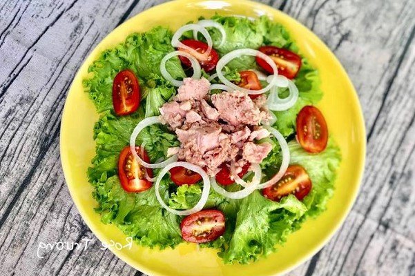Salad cá ngừ tươi ngon Maguro Tataki
