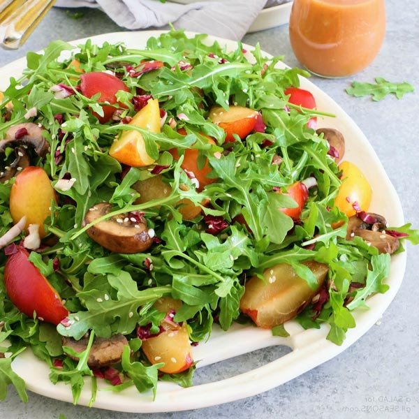 Salad tươi mát ăn kèm tôm chiên xù