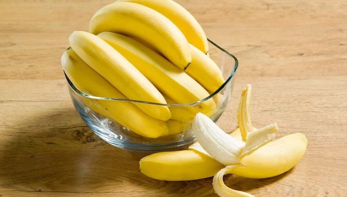 Sơ chế chuối chín để làm chuối sấy dẻo thơm ngon