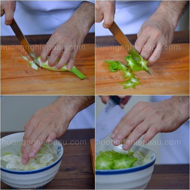 Sơ chế khế và chuối chát để cuốn cá tai tượng chiên xù giòn rụm