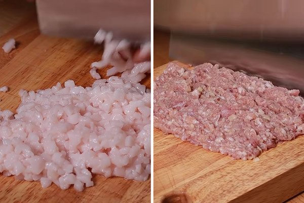 Sơ chế mỡ và thịt nạc dăm chuẩn bị làm lạp xưởng tươi