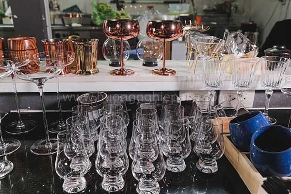 Sử dụng loại ly phù hợp sẽ giúp tăng tính thẩm mỹ cho thức uống