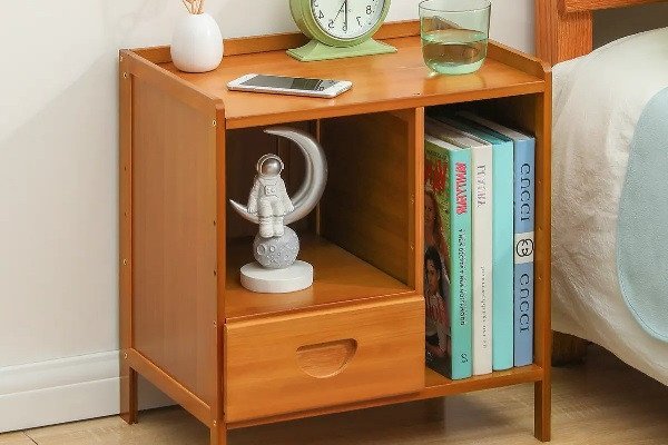 Tab đầu giường đa năng với các ngăn kéo tiện lợi để tối ưu không gian