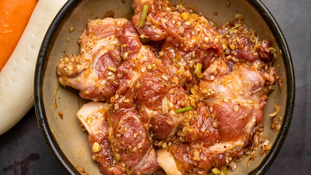 Tẩm ướp thịt sườn nướng cơm tấm