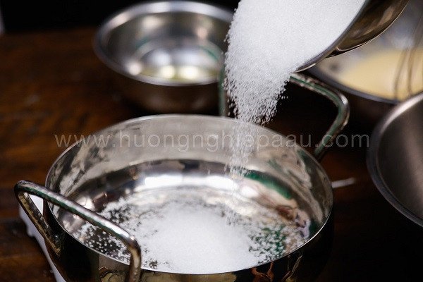 Thắng đường áo ngoài bánh cam đường giòn bóng hấp dẫn