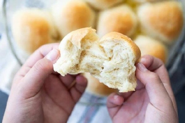 Thành phẩm bánh mì ngọt mềm xốp, thơm lừng bơ sữa