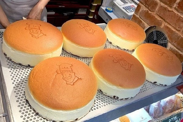 Thành phẩm bánh phô mai ông già Hàn Quốc mềm mịn, thơm lừng vị phô mai