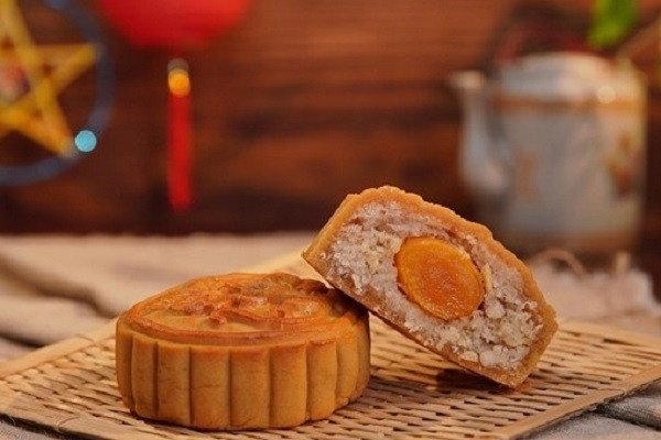 Thành phẩm bánh Trung Thu nhân dừa nướng vàng đẹp mắt