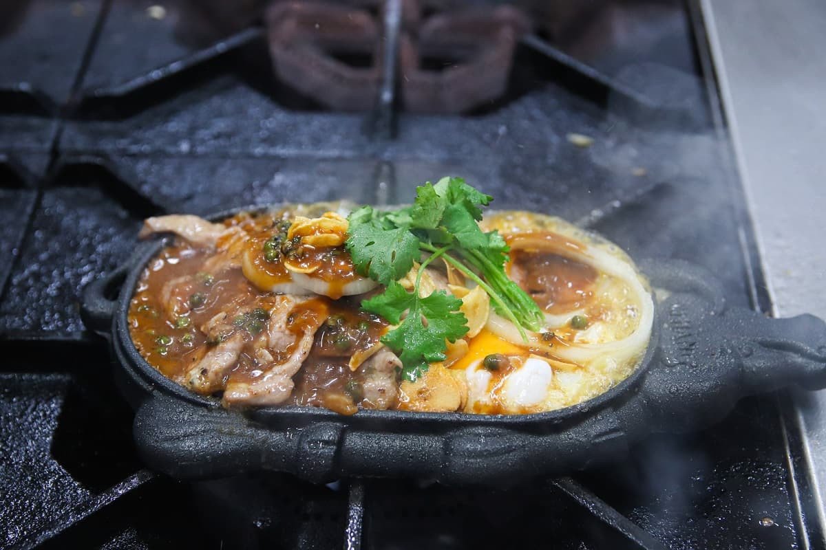 Thành phẩm bò né và bò lúc lắc thơm ngon chuẩn vị