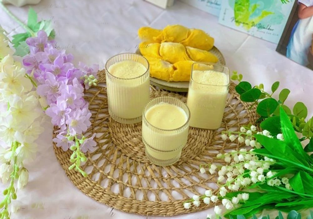 Thành phẩm sữa hạt sầu riêng sánh mịn sẵn sàng để thưởng thức