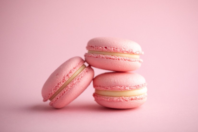 Thành phẩm vỏ bánh Macaron đạt chuẩn với "chân" bánh rõ ràng