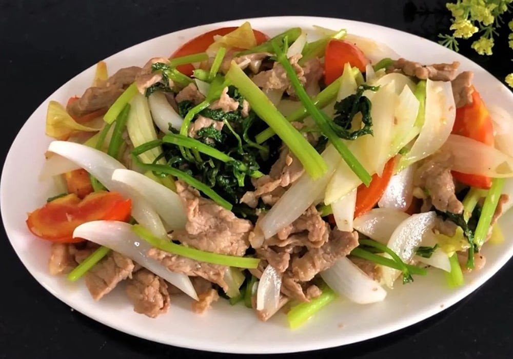 Thịt bò xào hành tây ngon miệng, dễ làm