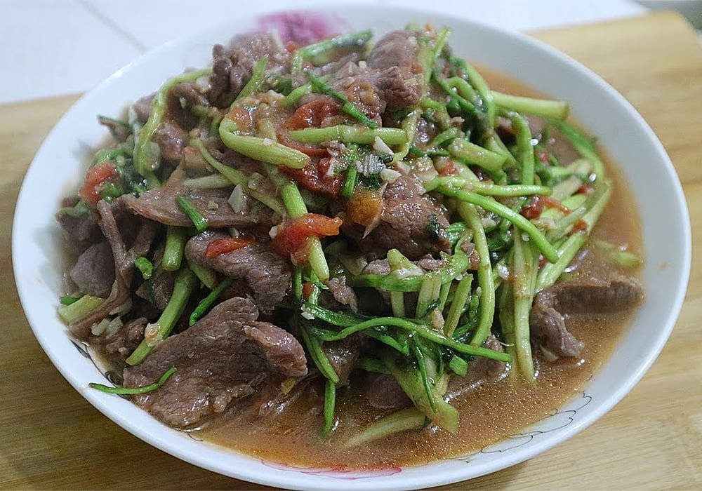 Thịt bò xào rau cần nước tươi mát, dễ ăn