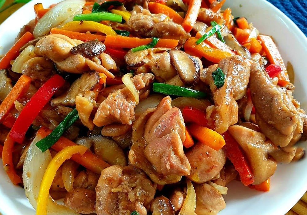 Thịt gà xào lăn đậm đà hương vị truyền thống