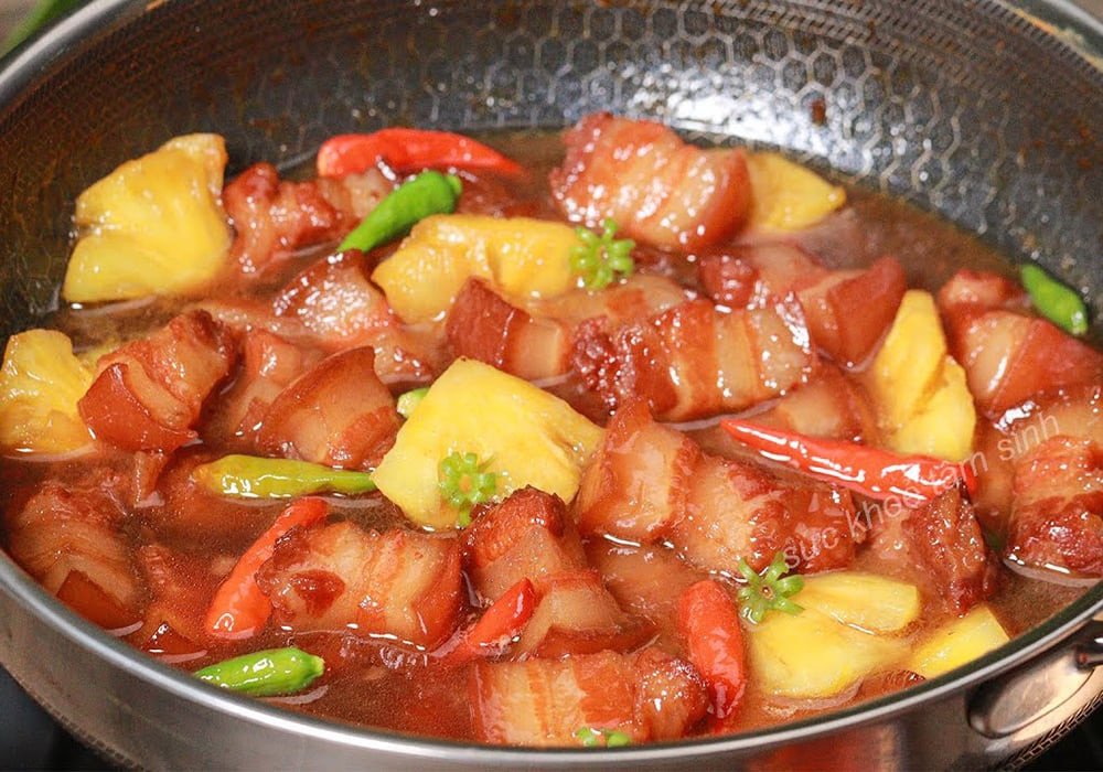 Thịt kho dứa (thơm) chua ngọt giải ngấy