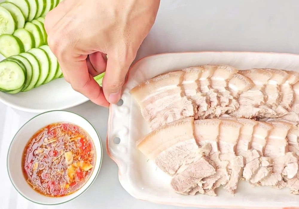 Thịt luộc và nước chấm hoàn hảo