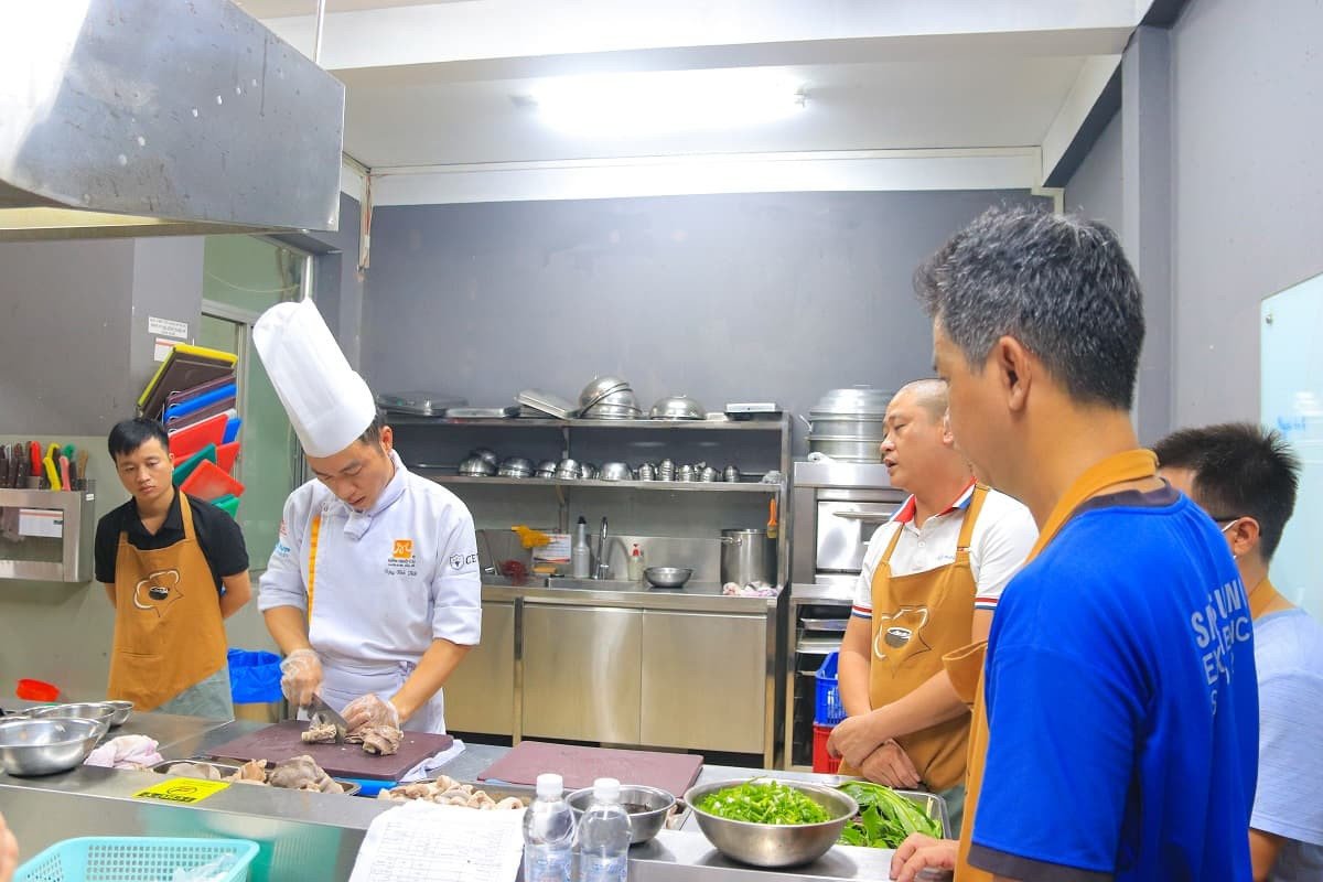 Thực hành nấu cháo lòng