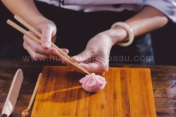 Khám Phá Nét Tinh Hoa Trong Thế Giới Bánh Nhật Truyền Thống Thực hành tạo hình bánh Nerikiri Wagashi tinh xảo