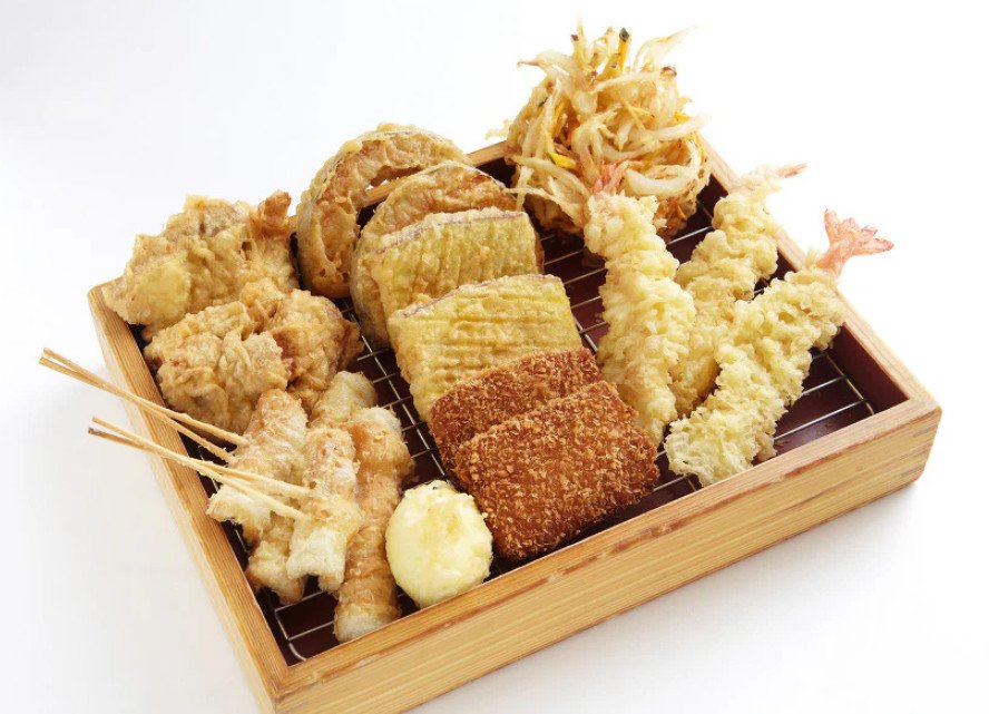 Bí Quyết Pha Bột Chiên Giòn, Chiên Xù Đạt Độ Giòn Hoàn Hảo Thực phẩm chiên giòn với lớp vỏ vàng ươm hấp dẫn