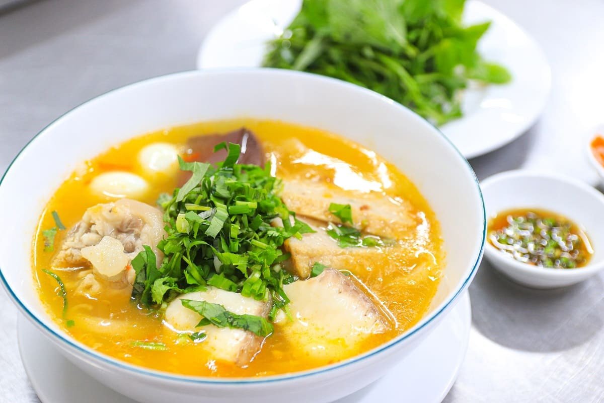 Tô bánh canh giò heo thơm ngon chuẩn vị