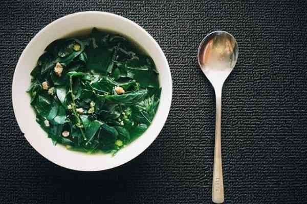 Tô canh rau ngót nấu tôm tươi ngon