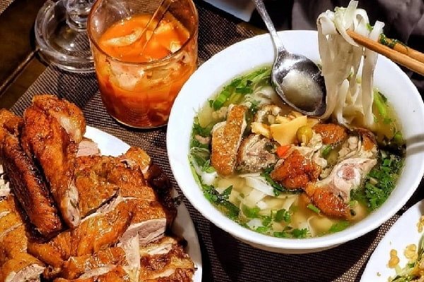 Tô phở vịt quay Lạng Sơn hấp dẫn