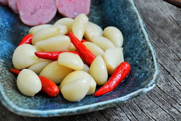 Tỏi ngâm giấm đường có nhiều công dụng tốt cho sức khỏe