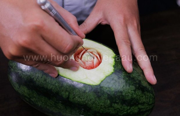 Trái cây trang trí đẹp mắt, kỹ thuật cắt tỉa nghệ thuật