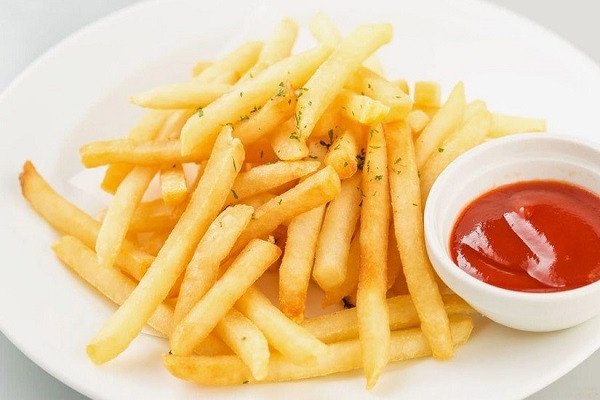 tương cà chua kết hợp đa dạng món ăn chiên nướng