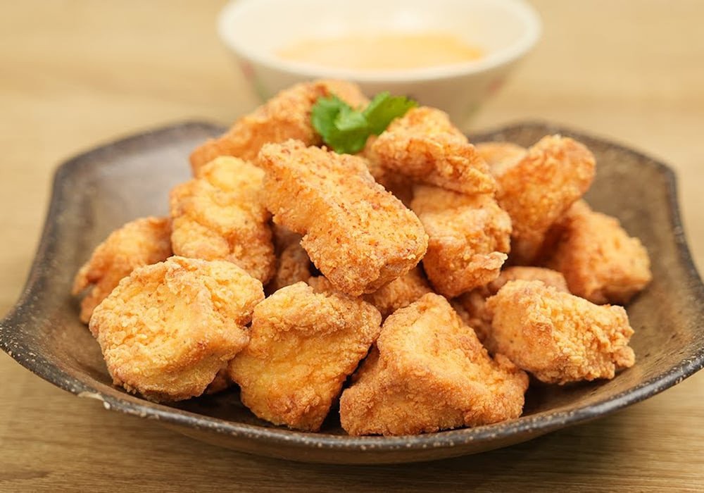 Ức gà chiên xù vàng ươm, giòn tan
