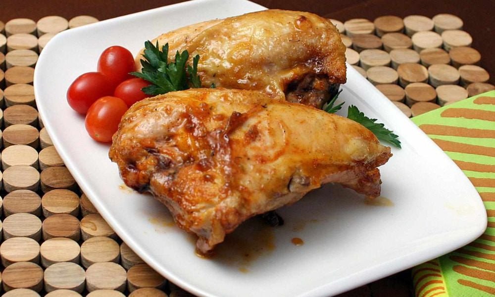Ức gà nướng mật ong vàng óng, hấp dẫn