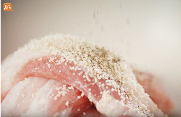Ướp thịt ba chỉ làm nhân bánh tét thơm ngon