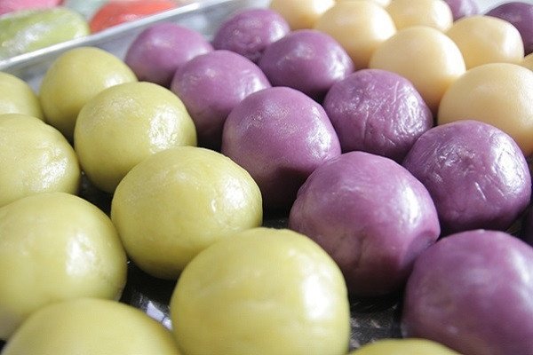 Vỏ bánh trung thu hiện đại đa sắc