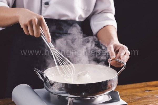 Xốt Bechamel trắng mịn, béo ngậy cho món Lasagna