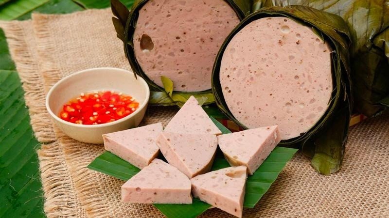 100g chả lụa cung cấp khoảng 136 calo cho cơ thể