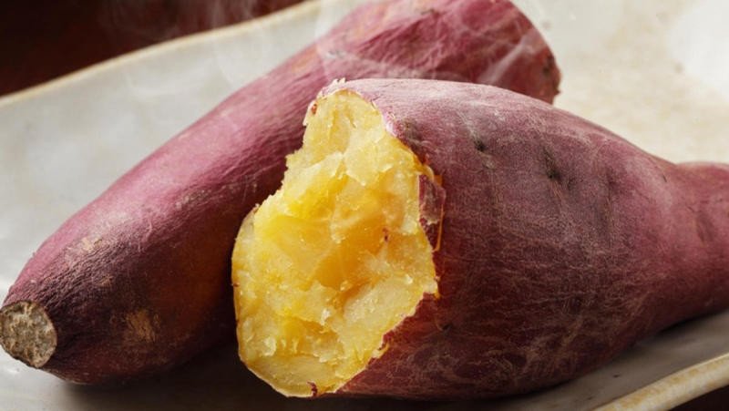 100g khoai lang luộc cung cấp khoảng 86.7 calo