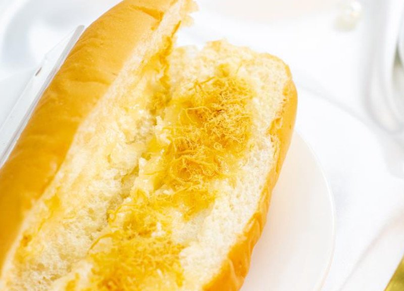 Ăn bánh mì ruốc vào buổi sáng hoặc trưa để tối ưu việc chuyển hóa calo và không gây tích mỡ