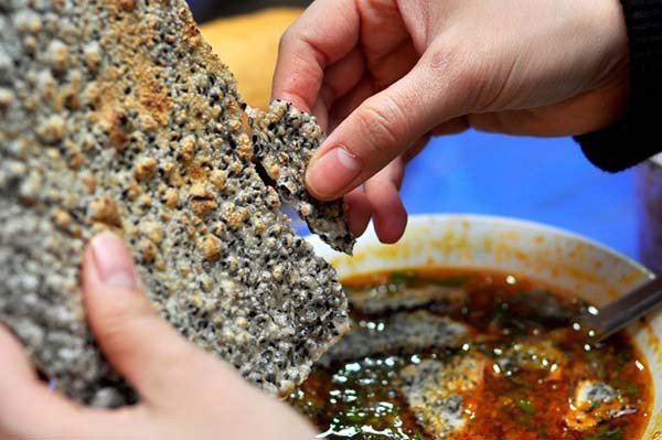 Ăn bánh tráng mè đen nướng có ảnh hưởng đến cân nặng không