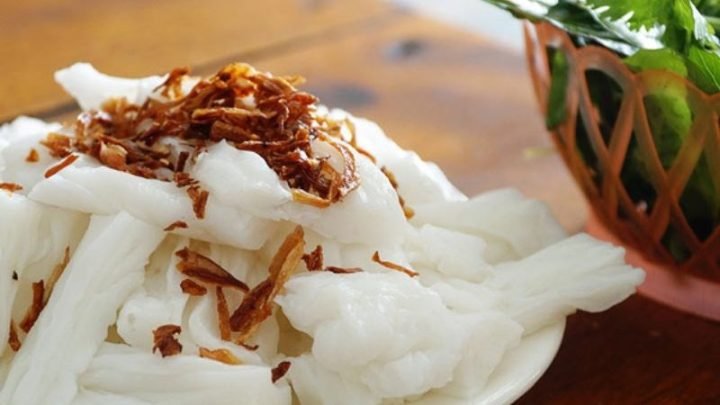 Ăn bánh ướt chả lụa nhiều có thể gây tăng cân nếu không kiểm soát calo
