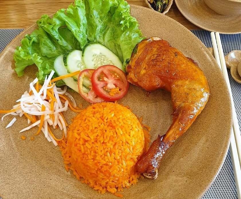 Ăn cơm gà Hải Nam có thể gây tăng cân nếu không cân nhắc