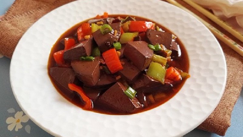 Ăn huyết gà có mập không