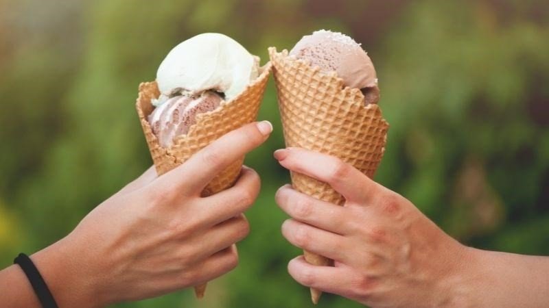 Ăn kem vào ban ngày và trước khi tập thể dục để cơ thể có đủ thời gian tiêu thụ calo hiệu quả, giúp duy trì vóc dáng và sức khỏe tốt hơn.