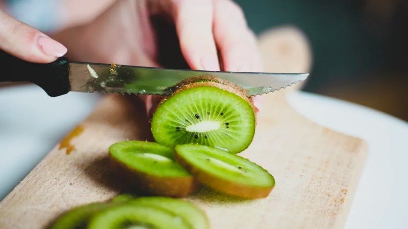 Ăn kiwi cả vỏ